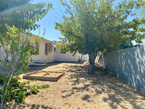 817 Pierce St, Taft, CA 93268 photo 4