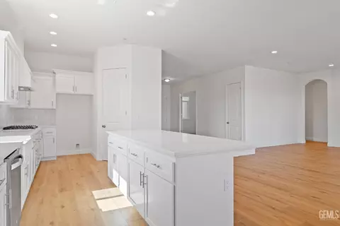 8811 Kenwick St, Bakersfield, CA 93314 photo 12