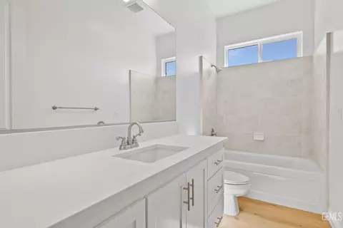 8811 Kenwick St, Bakersfield, CA 93314 photo 25