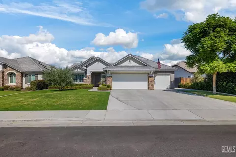 9814 Pocohontas Ln, Bakersfield, CA 93311