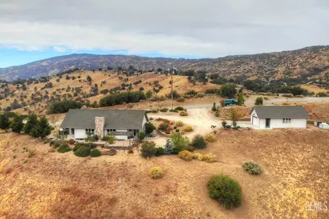 22730 Shenandoah Pl, Tehachapi, CA 93561 photo 1