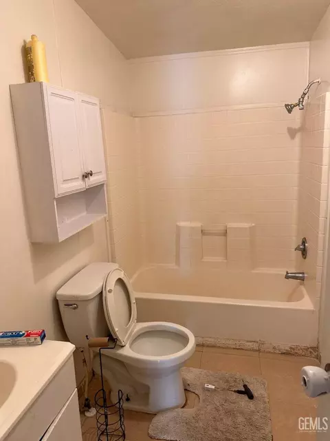 2229 S O St, Bakersfield, CA 93301 photo 8