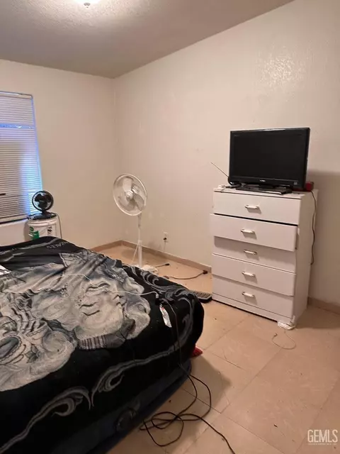 2229 S O St, Bakersfield, CA 93301 photo 13