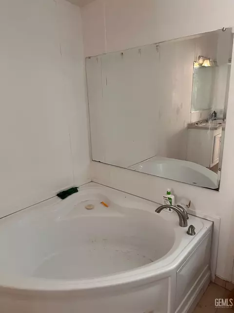 2229 S O St, Bakersfield, CA 93301 photo 10