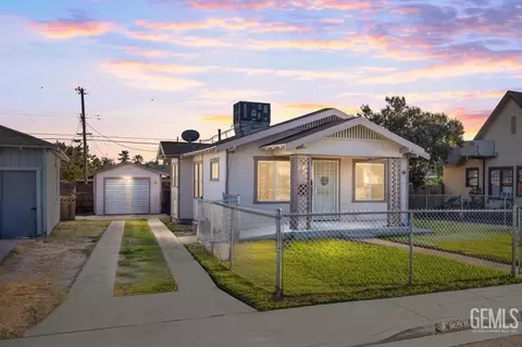 423 Francis St, Bakersfield, CA 93308