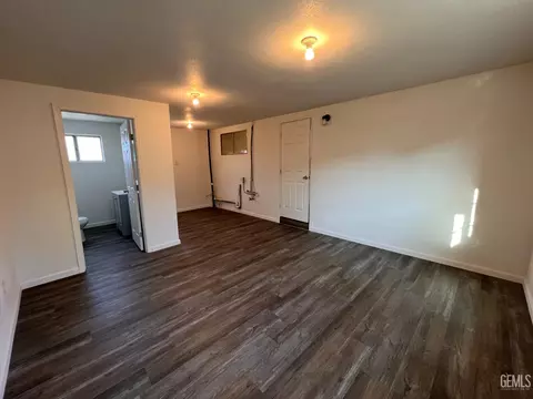 809 Austin St, Delano, CA 93215 photo 9