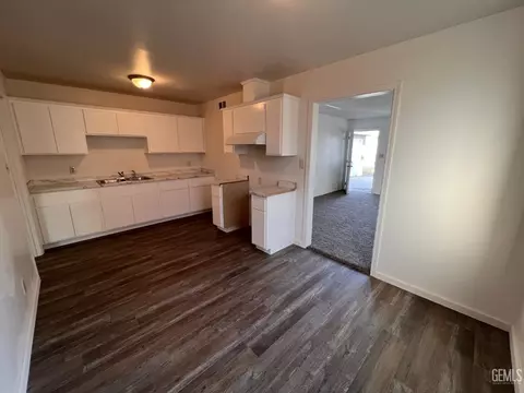 809 Austin St, Delano, CA 93215 photo 4