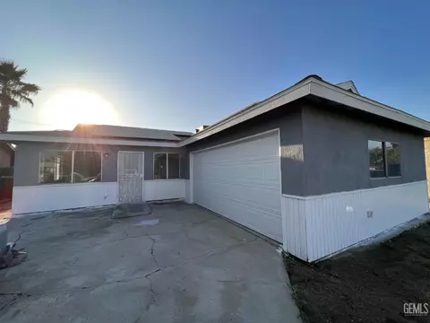 809 Austin St, Delano, CA 93215 photo 1