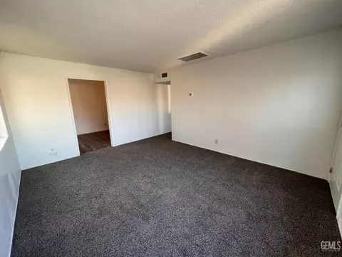 809 Austin St, Delano, CA 93215 photo 3
