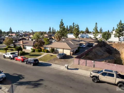 4816 Summertree Ln, Bakersfield, CA 93309 photo 7