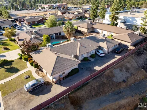 4816 Summertree Ln, Bakersfield, CA 93309 photo 4