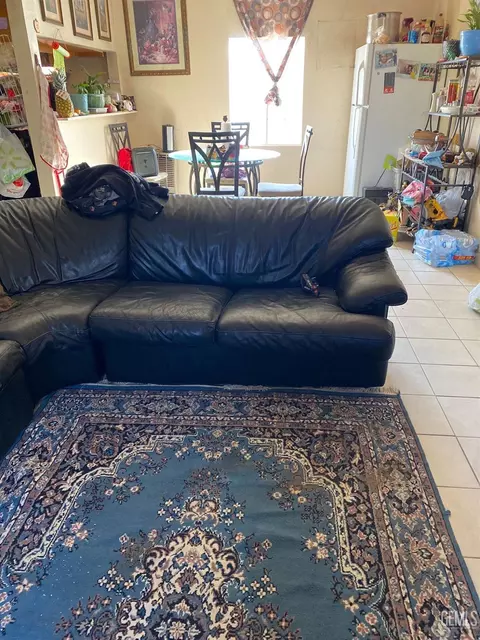 210 Naylor Ave, Taft, CA 93268 photo 3