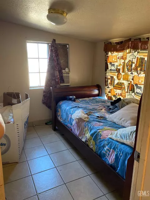 210 Naylor Ave, Taft, CA 93268 photo 8