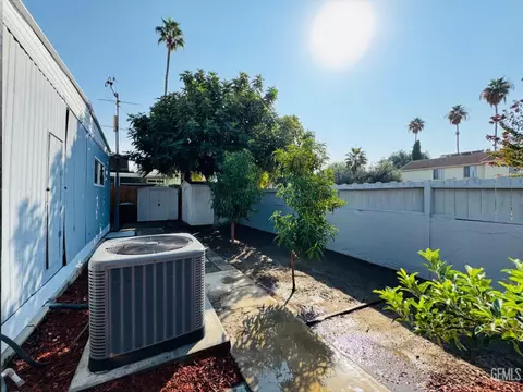 917 Crown Ave, Bakersfield, CA 93301 photo 24
