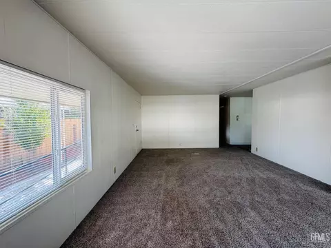 917 Crown Ave, Bakersfield, CA 93301 photo 12