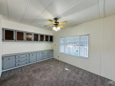 917 Crown Ave, Bakersfield, CA 93301 photo 14