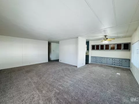 917 Crown Ave, Bakersfield, CA 93301 photo 7