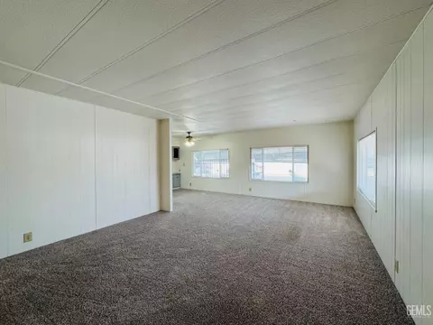 917 Crown Ave, Bakersfield, CA 93301 photo 11