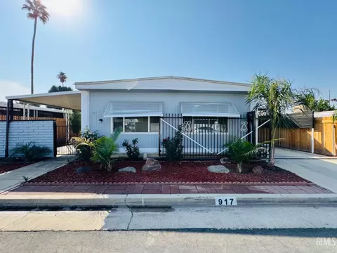 917 Crown Ave, Bakersfield, CA 93301 photo 2