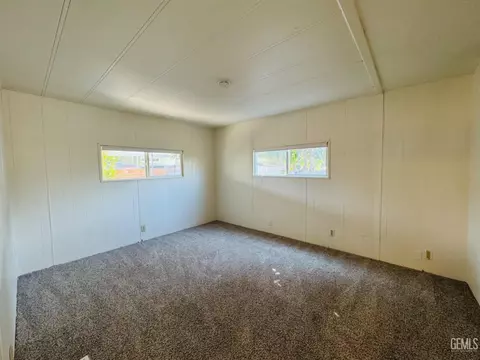 917 Crown Ave, Bakersfield, CA 93301 photo 17