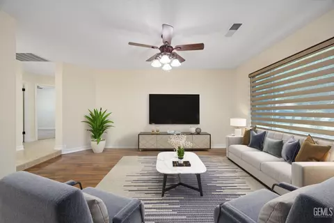 Living - 9504 Eagle Oak Rd, Bakersfield, CA 93311 photo 1 of 5