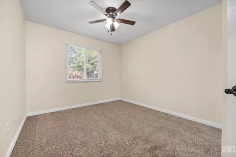 Bedroom - 9504 Eagle Oak Rd, Bakersfield, CA 93311 photo 3 of 6