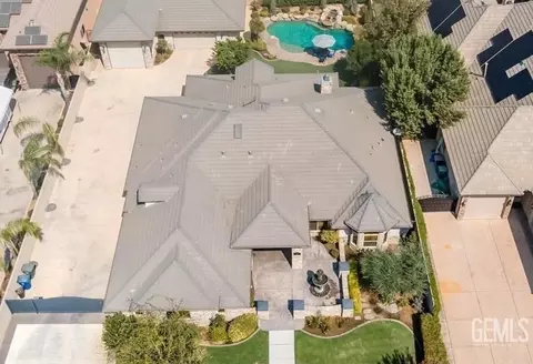 9050 Quail Hollow Ct, Bakersfield, CA 93314