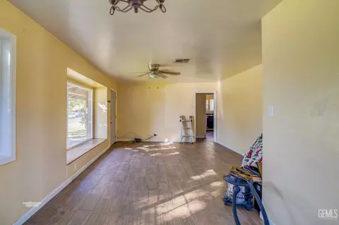 Living - 232 Wetherley Dr, Bakersfield, CA 93309 photo 3 of 3