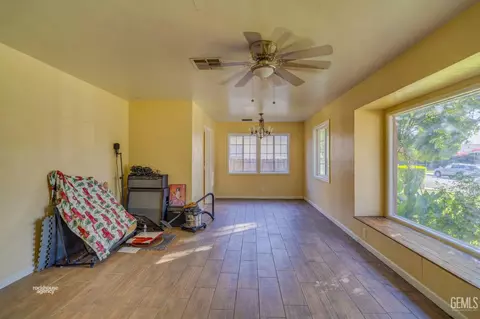Living - 232 Wetherley Dr, Bakersfield, CA 93309 photo 1 of 3