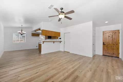 Entry Way - 11601 Hyperion Ave, Bakersfield, CA 93312 photo 3 of 4
