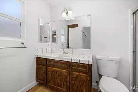Bath - 11601 Hyperion Ave, Bakersfield, CA 93312 photo 1 of 2