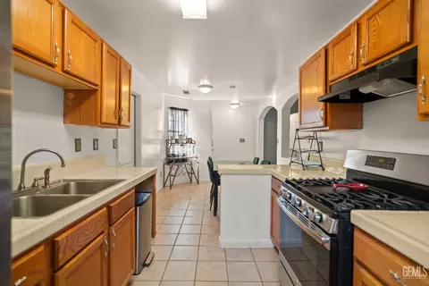Kitchen - 1321 Dahlgren Ct, Bakersfield, CA 93306 photo 1 of 4