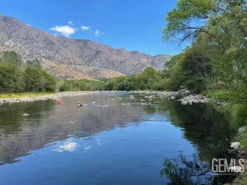 5021 Cherokee Ct, Weldon, CA 93283 photo 7