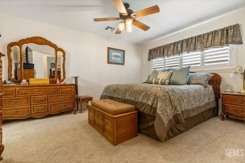 2242 9th St, Wasco, CA 93280 photo 2