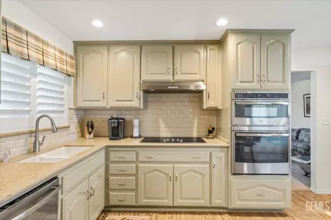 2242 9th St, Wasco, CA 93280 photo 6