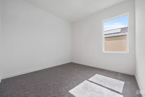 7810 Grapefruit Dr, Bakersfield, CA 93313 photo 7