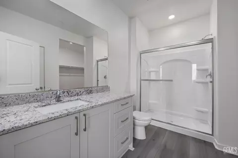 7810 Grapefruit Dr, Bakersfield, CA 93313 photo 6