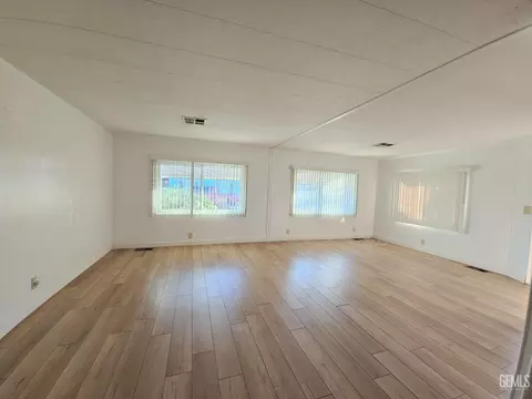 616 45th St, Bakersfield, CA 93301 photo 5