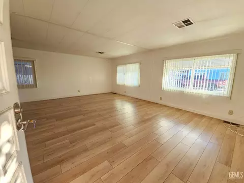 616 45th St, Bakersfield, CA 93301 photo 3