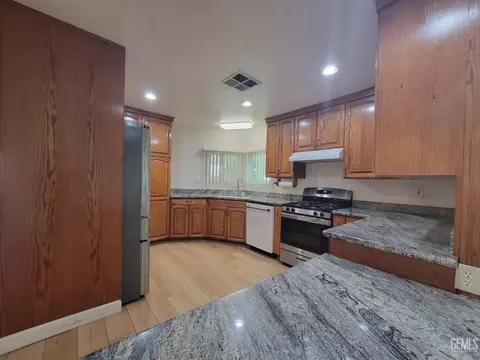 616 45th St, Bakersfield, CA 93301 photo 12