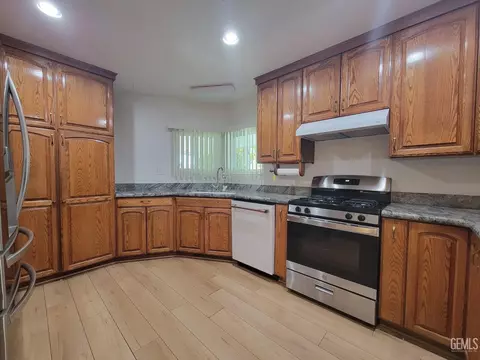 616 45th St, Bakersfield, CA 93301 photo 10