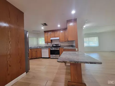 616 45th St, Bakersfield, CA 93301 photo 9