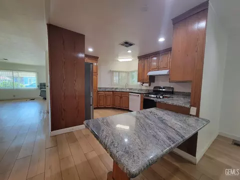 616 45th St, Bakersfield, CA 93301 photo 7