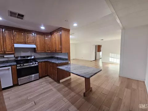 616 45th St, Bakersfield, CA 93301 photo 6