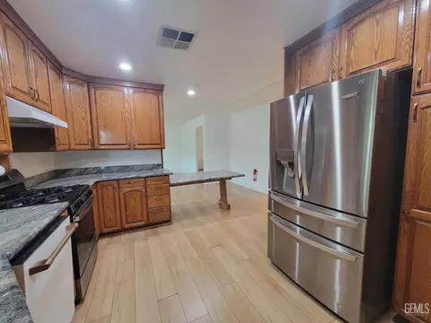 616 45th St, Bakersfield, CA 93301 photo 11