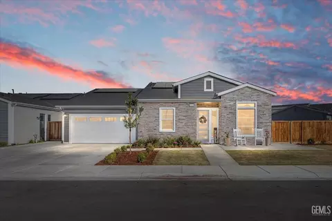 9434 Glenwood Springs Ln, Bakersfield, CA 93314