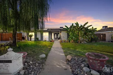 5661 Eva Way, Bakersfield, CA 93308