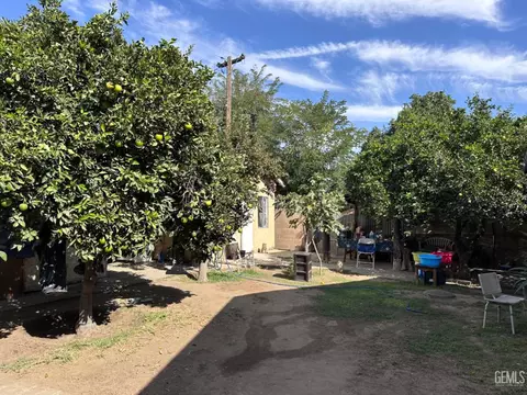 8006 Alexander Ln, Lamont, CA 93241 photo 8
