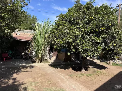 8006 Alexander Ln, Lamont, CA 93241 photo 9