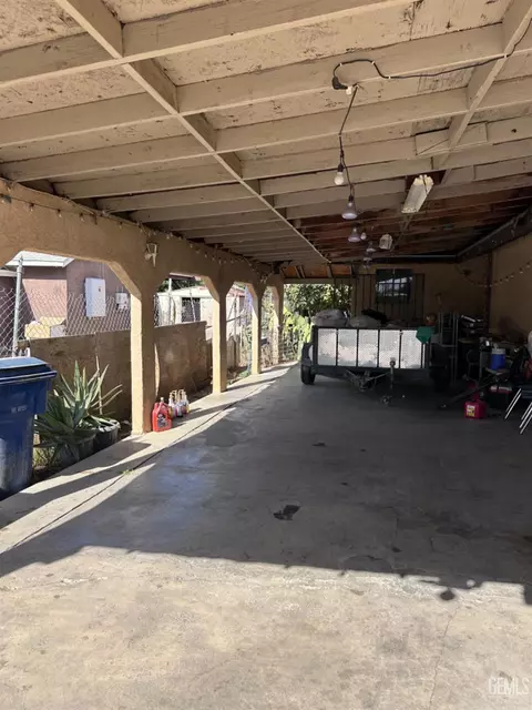 8006 Alexander Ln, Lamont, CA 93241 photo 7